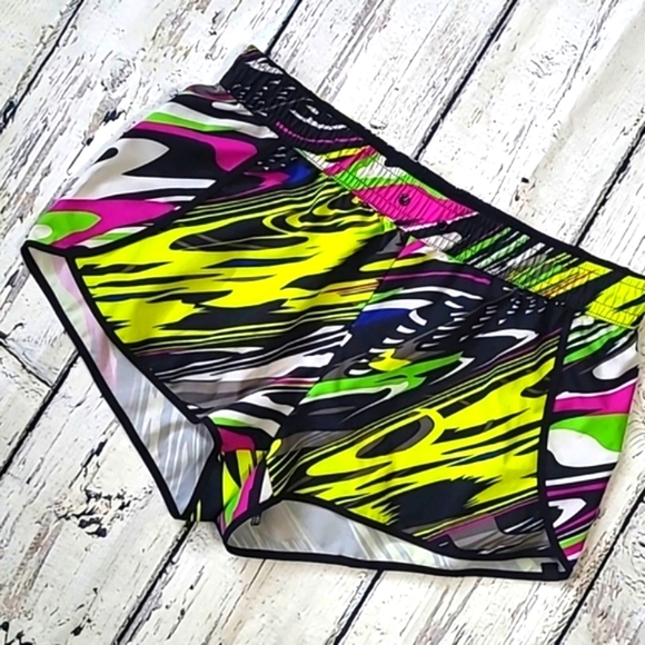 Fabletics Carrie Carnival Print Athletic Running Gym Workout Shorts Womens Sz M - Picture 4 of 16